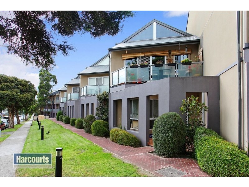 18/11-19 Hewish Road, Croydon VIC 3136