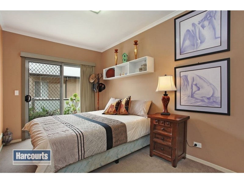 18/11-19 Hewish Road, Croydon VIC 3136