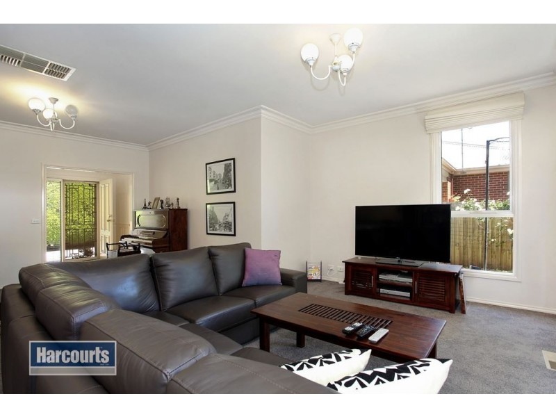 2/5A Taylors Road, Croydon VIC 3136