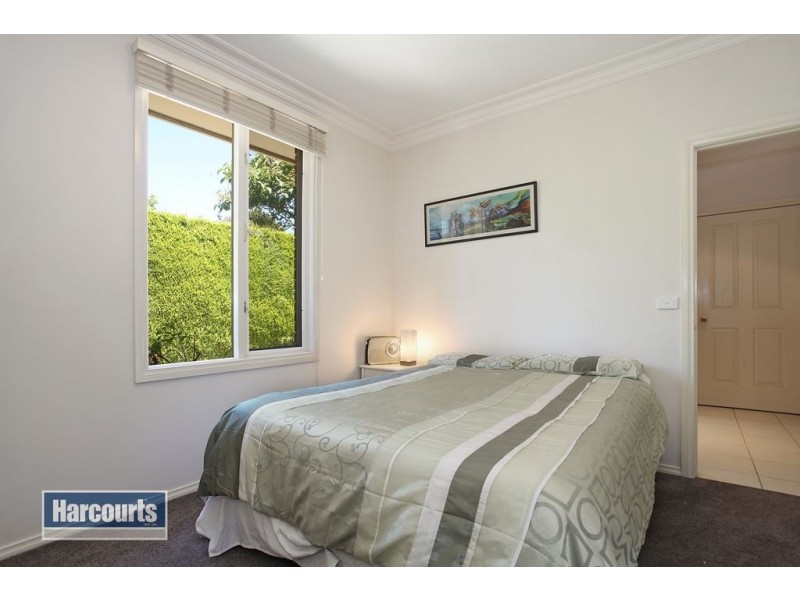 2/5A Taylors Road, Croydon VIC 3136