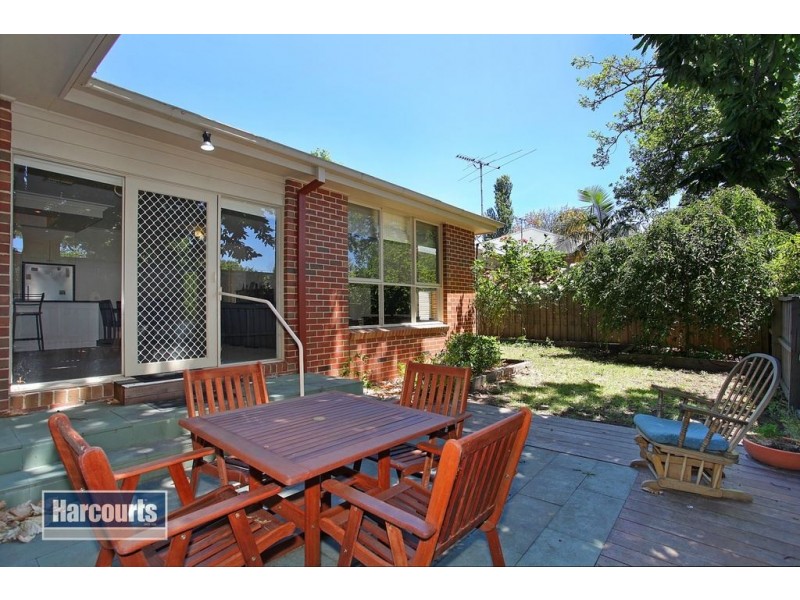 2/5A Taylors Road, Croydon VIC 3136