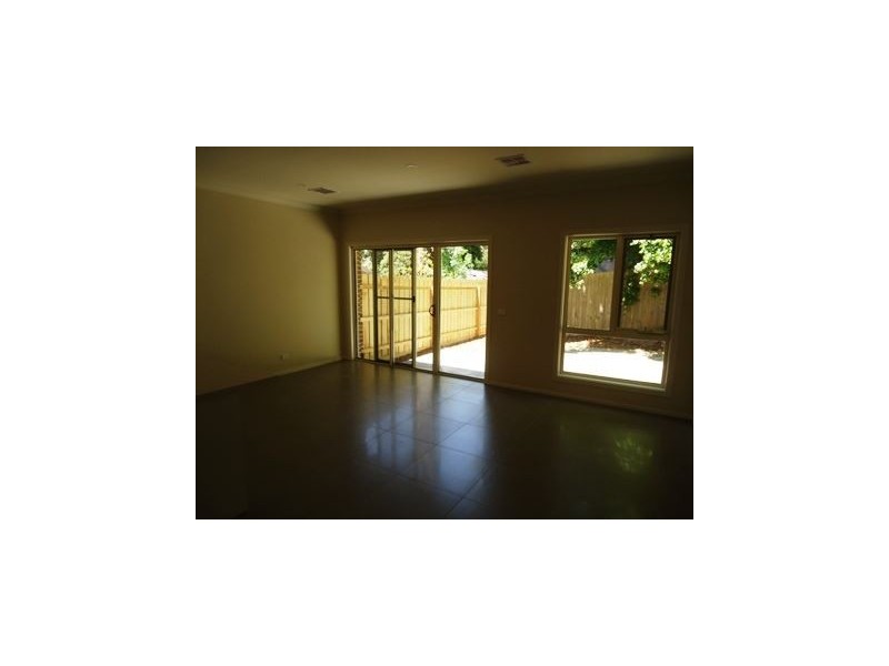 9/4 Humber Road, Croydon North VIC 3136