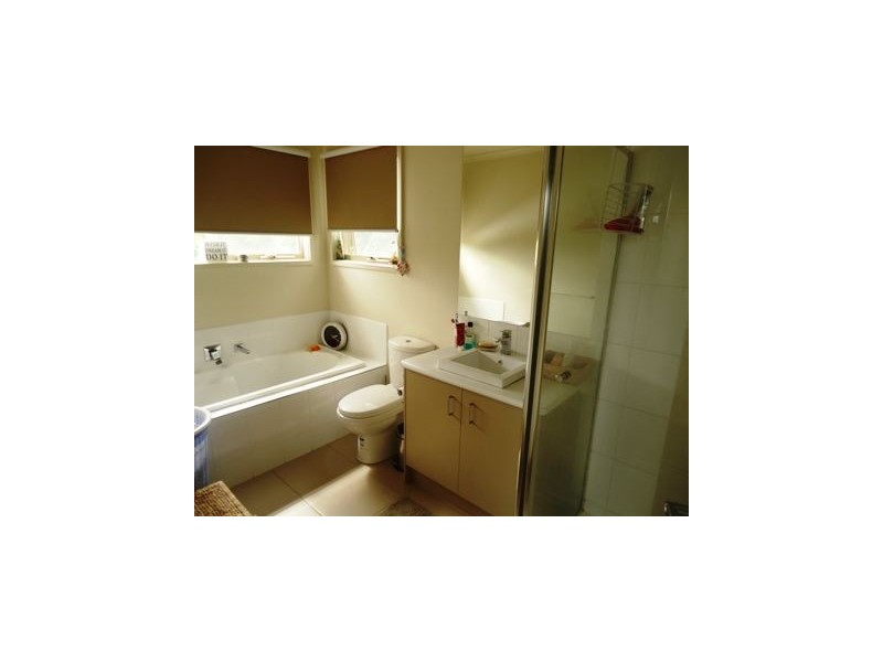 9 Kimberley Drive, Chirnside Park VIC 3116