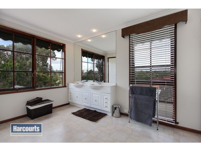 6 Poyner Avenue, Lilydale VIC 3140