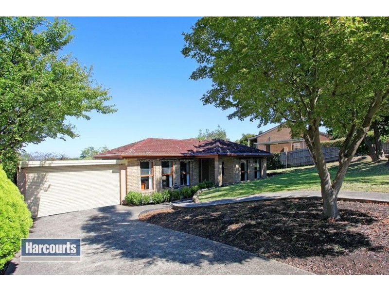 10 Chinook Crescent, Mooroolbark VIC 3138