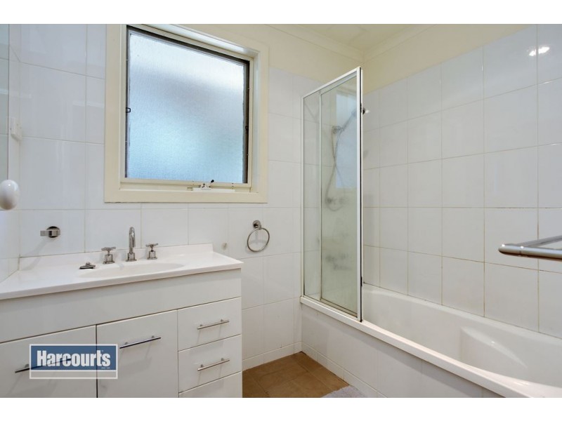 10 Chinook Crescent, Mooroolbark VIC 3138