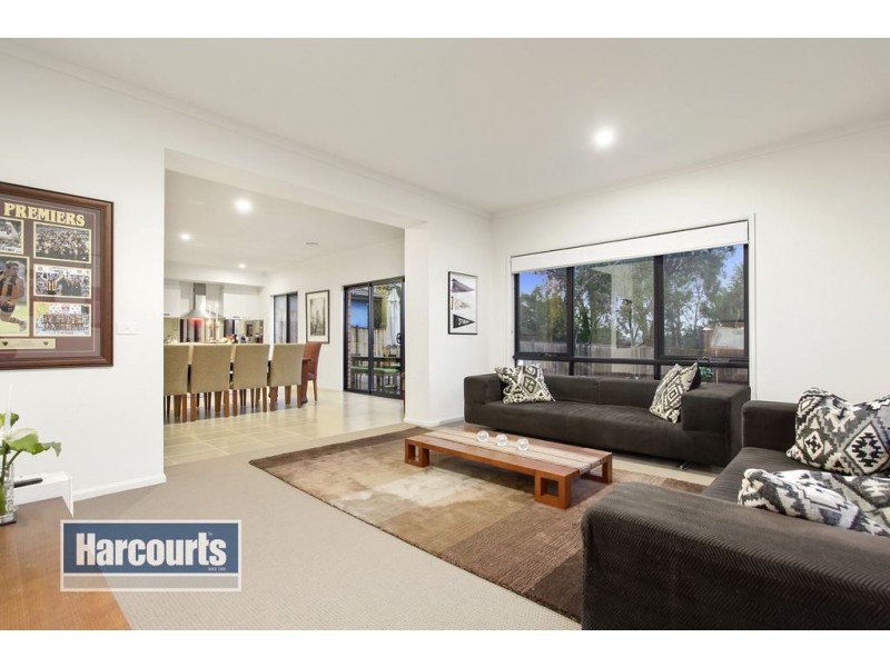 9 Evans Drive, Croydon VIC 3136