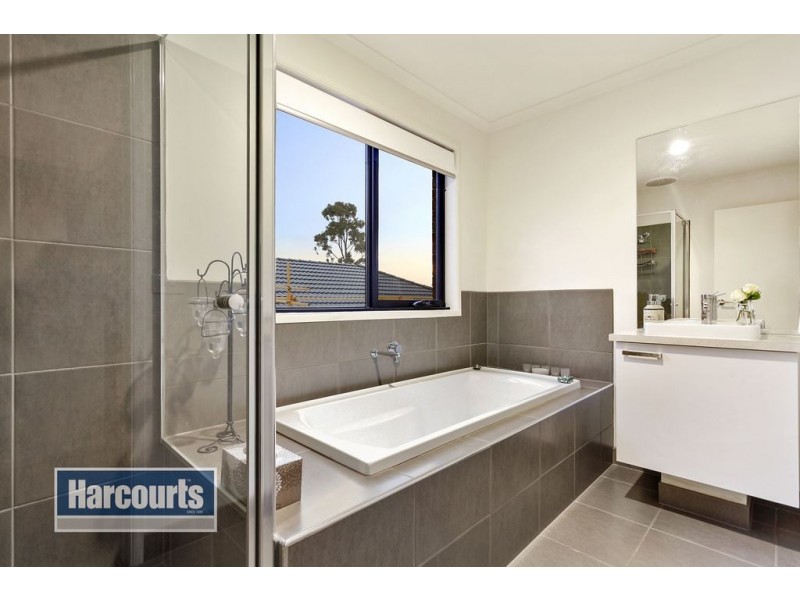 9 Evans Drive, Croydon VIC 3136