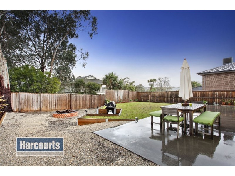 9 Evans Drive, Croydon VIC 3136