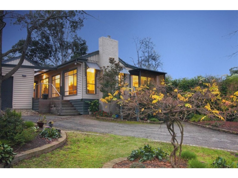 9 Lyons Road, Croydon North VIC 3136