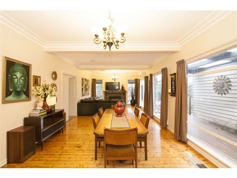 9 Lyons Road, Croydon North VIC 3136