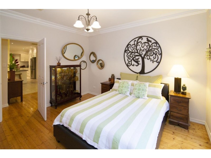 9 Lyons Road, Croydon North VIC 3136