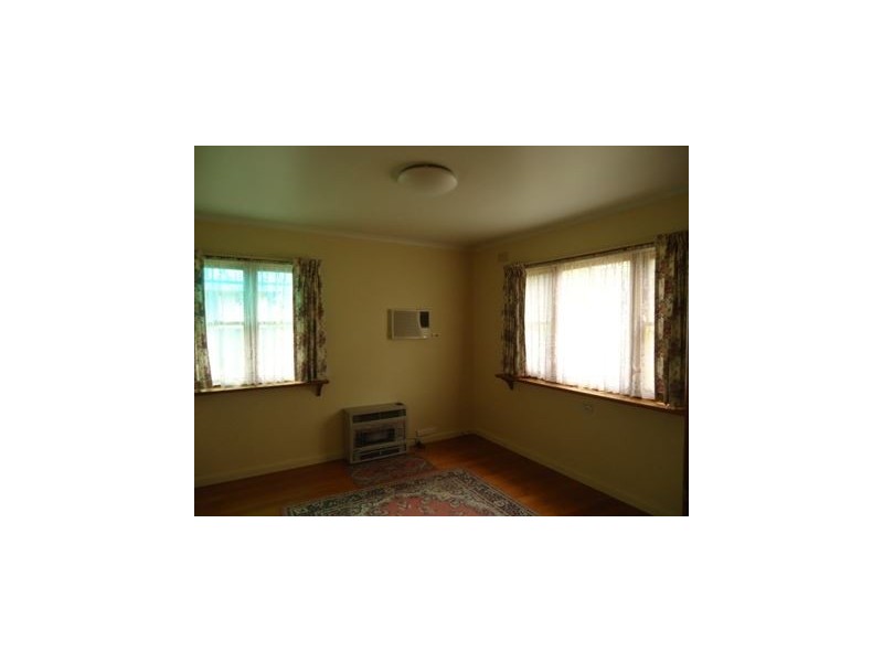 15 Farnley Street, Croydon VIC 3136