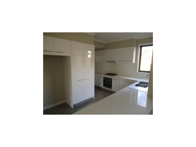 2B Midhurst Road, Croydon VIC 3136