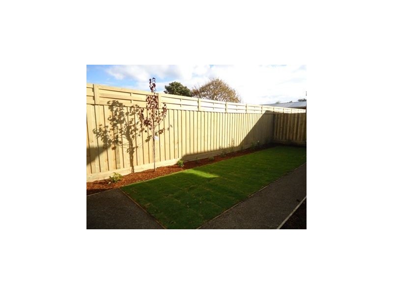 2B Midhurst Road, Croydon VIC 3136