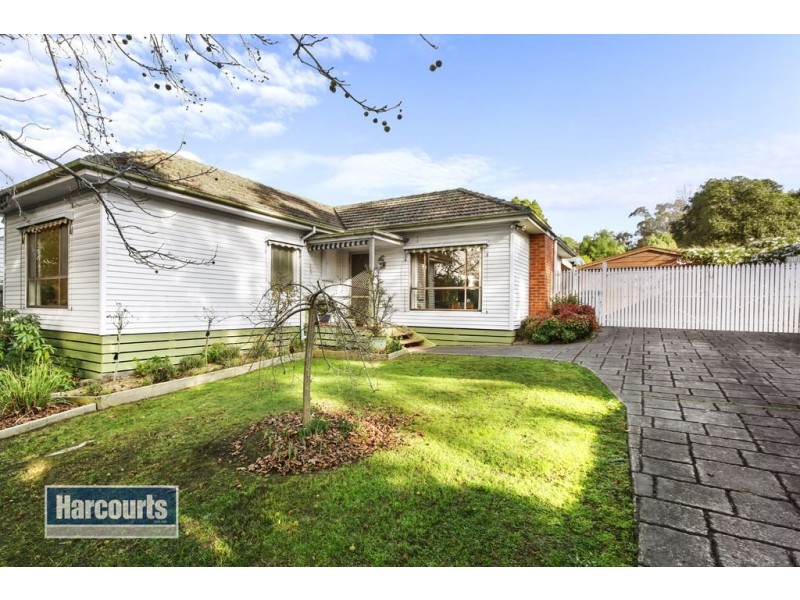 4 Field Street, Croydon VIC 3136