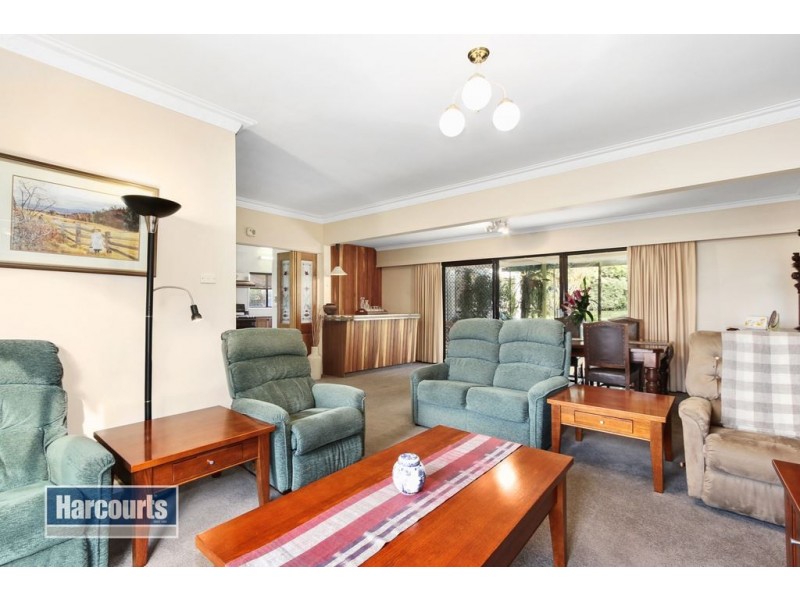 4 Field Street, Croydon VIC 3136