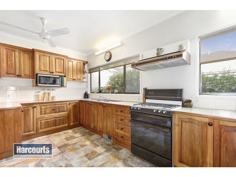 4 Field Street, Croydon VIC 3136