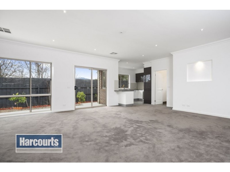 8a Sellick Drive, Croydon South VIC 3136