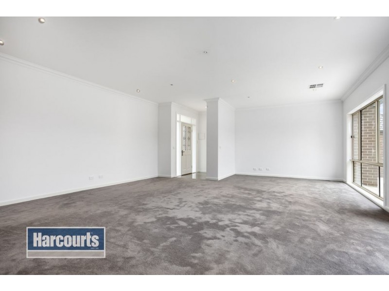 8a Sellick Drive, Croydon South VIC 3136