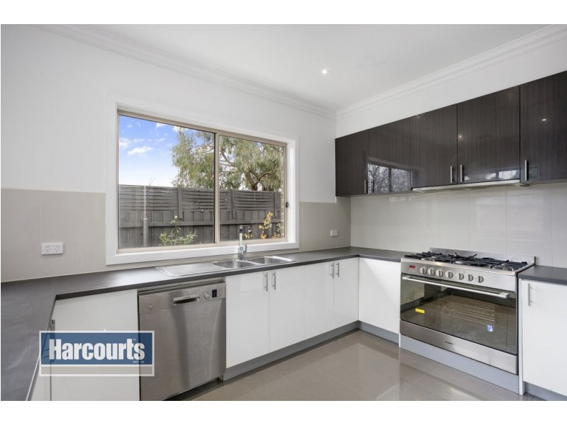 8a Sellick Drive, Croydon South VIC 3136