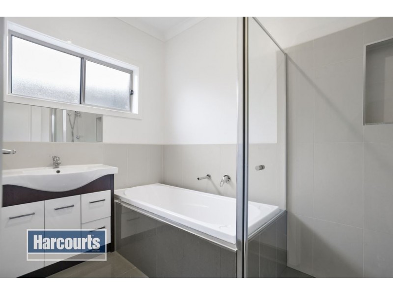 8a Sellick Drive, Croydon South VIC 3136