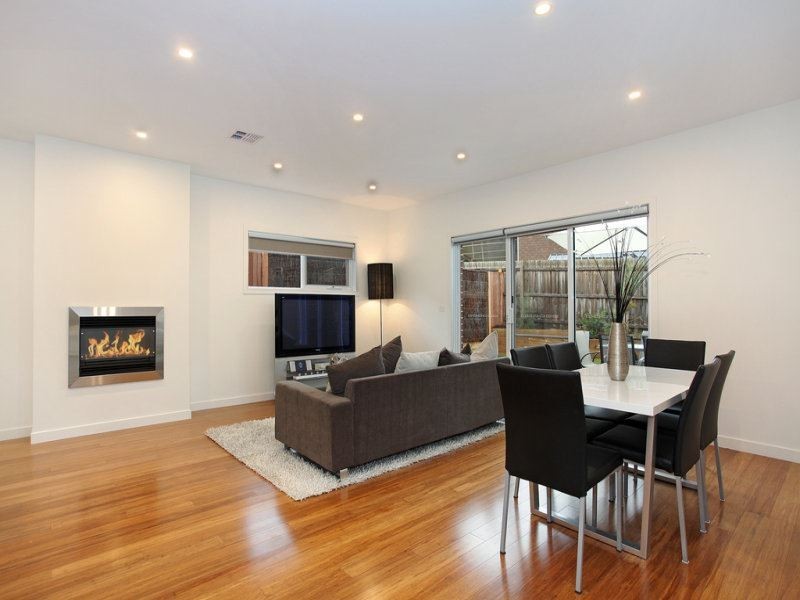 2/2 Old Warrandyte Road, Ringwood North VIC 3134