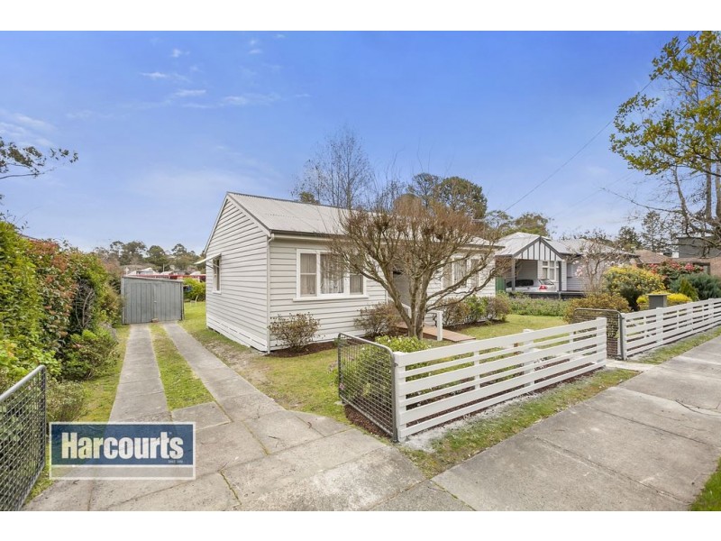 15 Farnley Street, Croydon VIC 3136