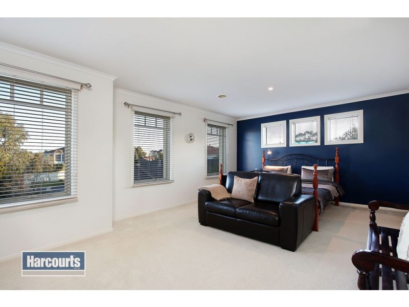 4 Chateau Close, Croydon VIC 3136