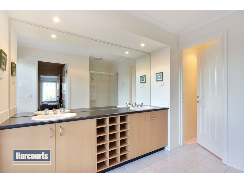 4 Chateau Close, Croydon VIC 3136