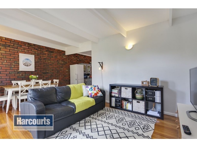 2/40 Cameron Road, Croydon VIC 3136