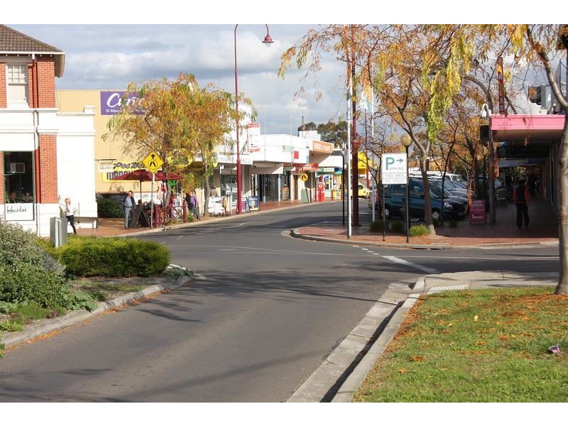 60 Faraday Road, Croydon South VIC 3136