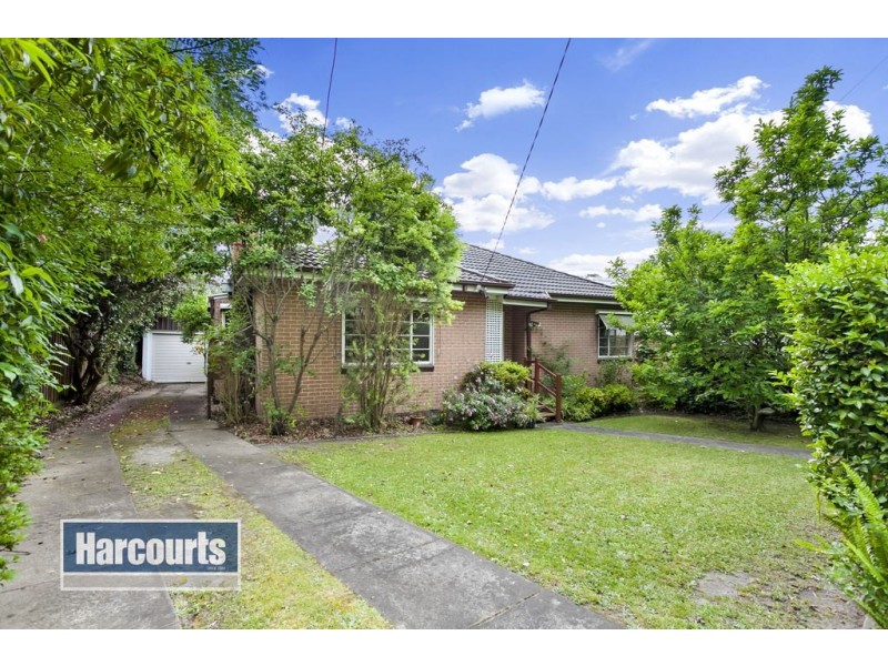 8 Ridgway Avenue, Croydon VIC 3136