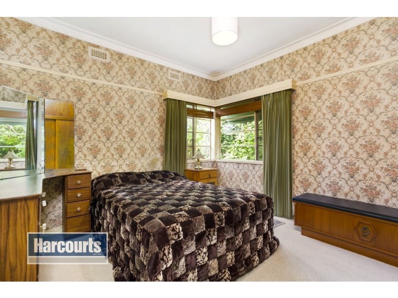 8 Ridgway Avenue, Croydon VIC 3136