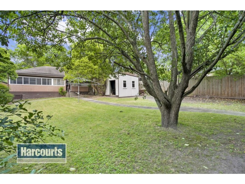 8 Ridgway Avenue, Croydon VIC 3136