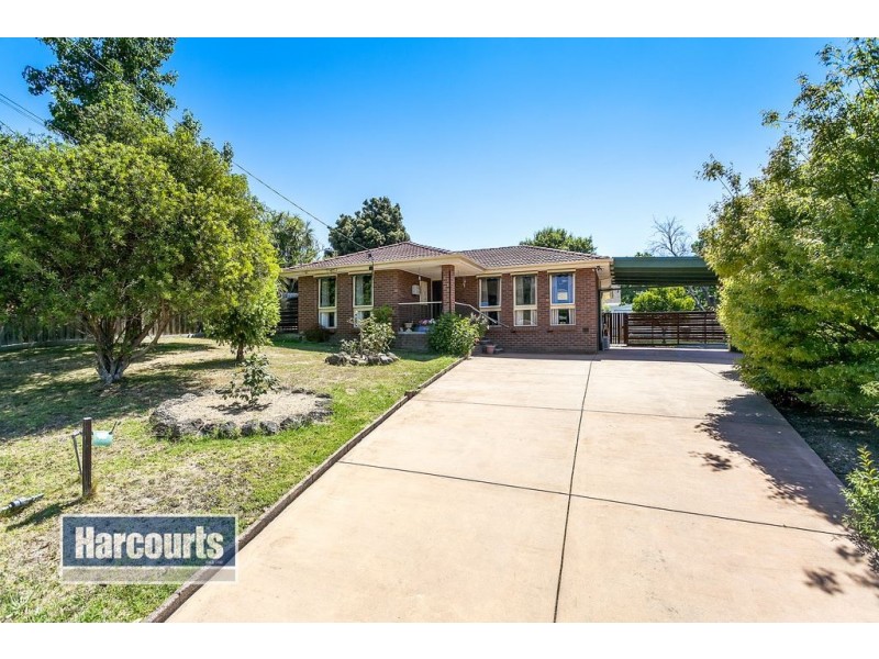 10 Collins Grove, Croydon North VIC 3136