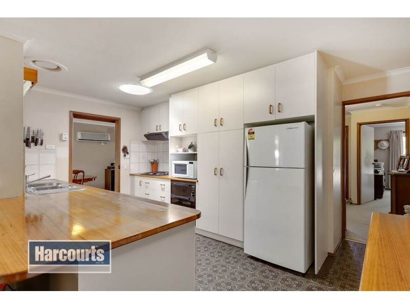 10 Collins Grove, Croydon North VIC 3136