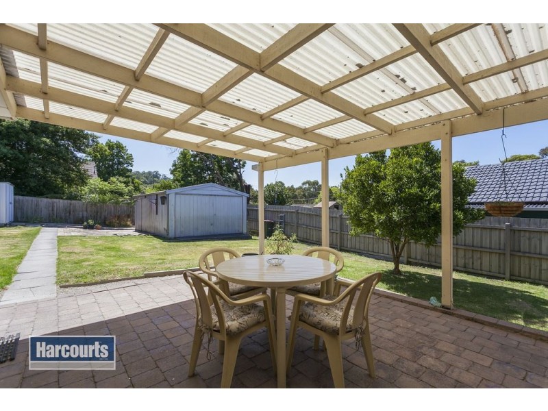 10 Collins Grove, Croydon North VIC 3136