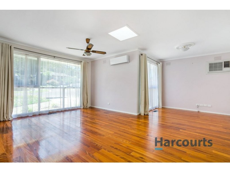 3 Wyuna Walk, Mooroolbark VIC 3138