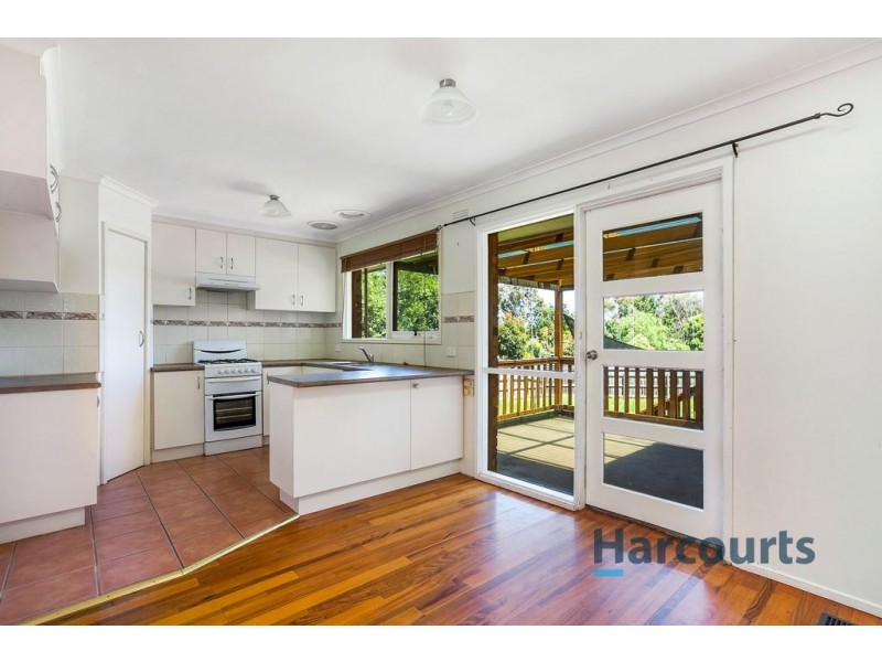 3 Wyuna Walk, Mooroolbark VIC 3138