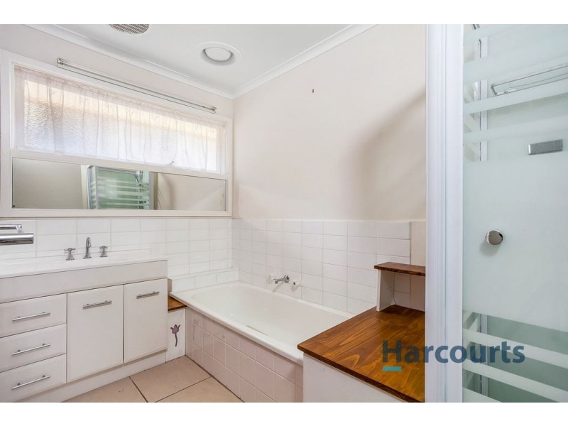 3 Wyuna Walk, Mooroolbark VIC 3138