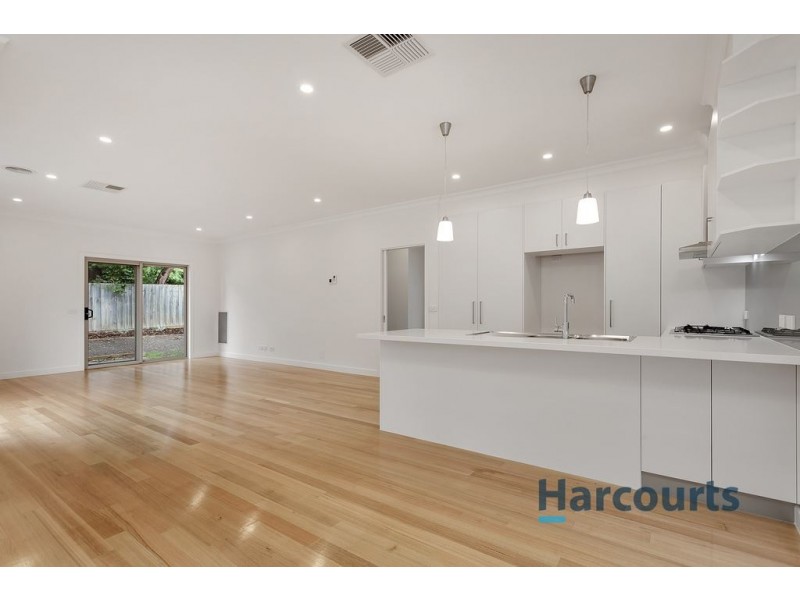 2/60 Faraday Road, Croydon VIC 3136
