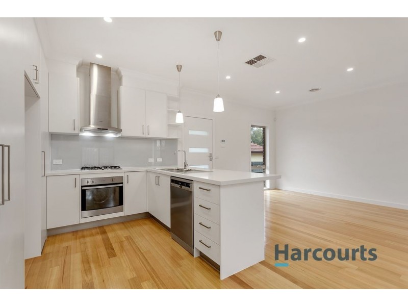 2/60 Faraday Road, Croydon VIC 3136