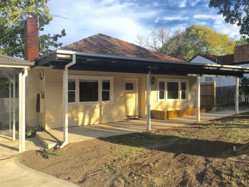 8 Charles Street, Kilsyth VIC 3137