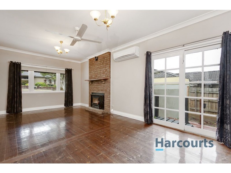 8 Charles Street, Kilsyth VIC 3137
