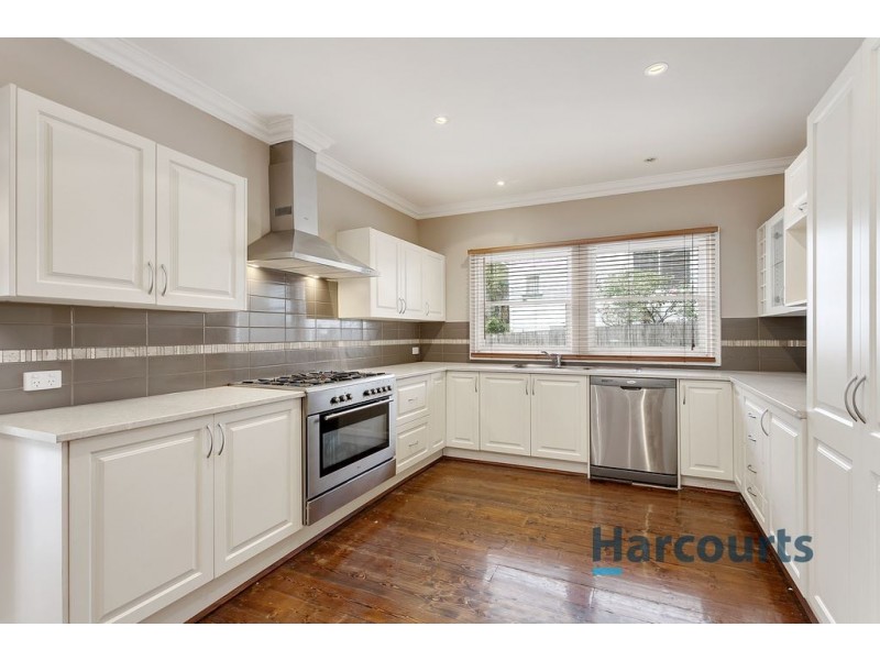 8 Charles Street, Kilsyth VIC 3137