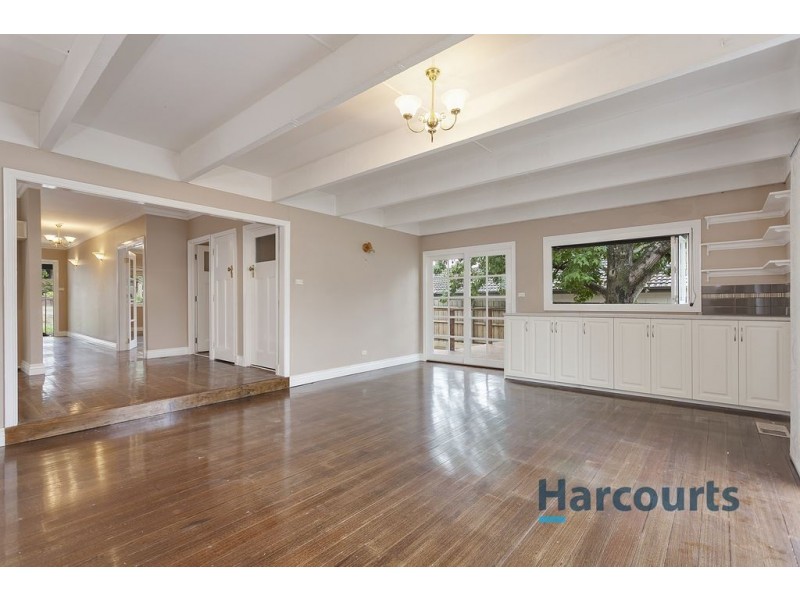 8 Charles Street, Kilsyth VIC 3137