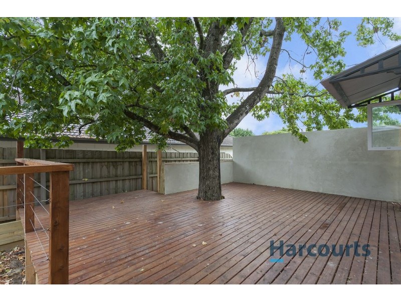 8 Charles Street, Kilsyth VIC 3137