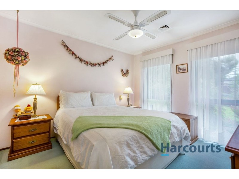 15 Alamein Avenue, Croydon VIC 3136