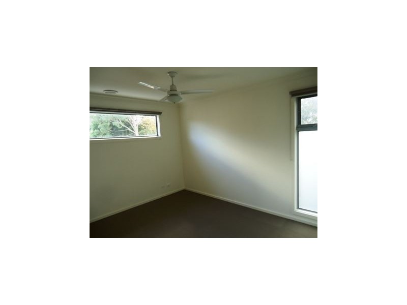 3/14 Ross Road, Croydon VIC 3136